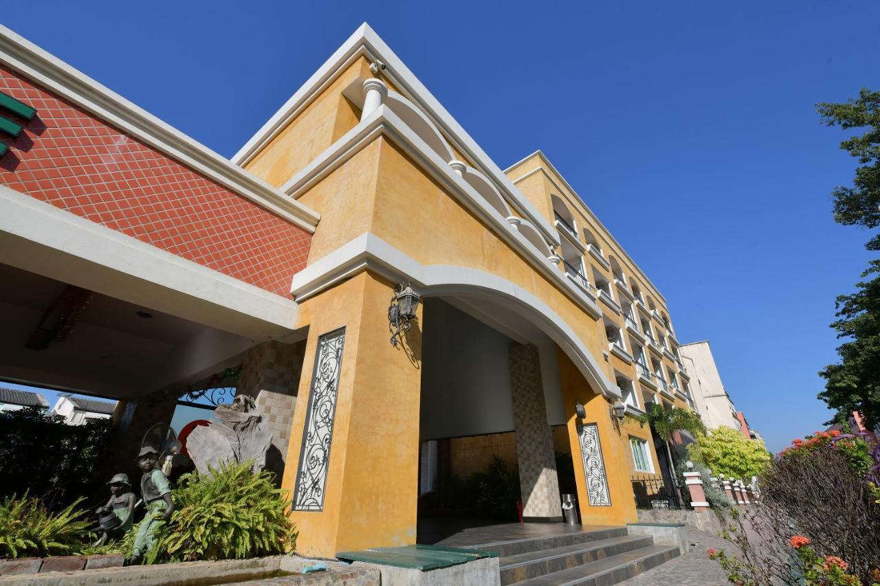 Oyo 109 Ozone Prime Pattaya Hotel Luaran gambar